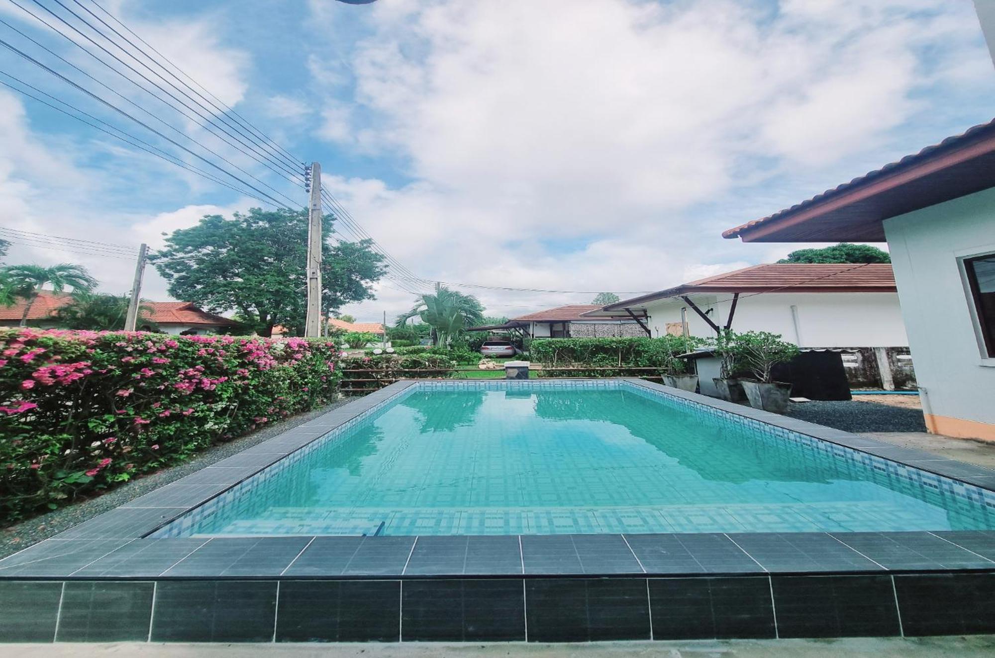 Mae Rampung Beach House Pool Villa Rayong Exterior photo
